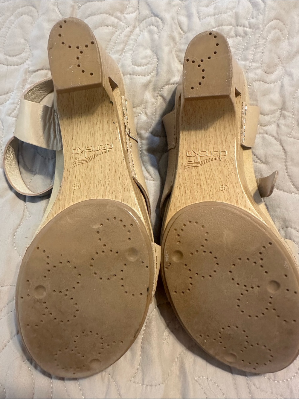 Dansko Neutral Beige Leather Sandals Excellent condition. Like new. Size 39..8.5 - Picture 3 of 6
